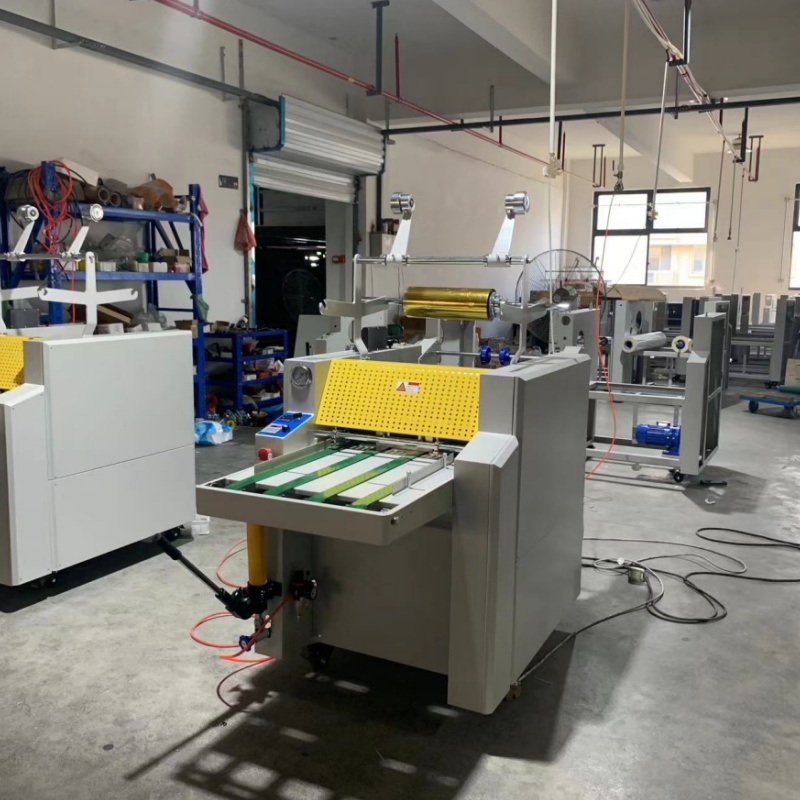 Yüksek Kaliteli Hidrolik Büyük Rulo Laminasyon Makinesi