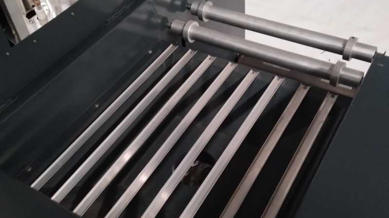 Roll-to-roll UV varnish machine for paper Roll-to-roll UV varnish machine for paper
