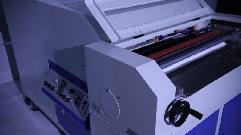 Velvet UV Coating Machine Velvet UV Coating Machine