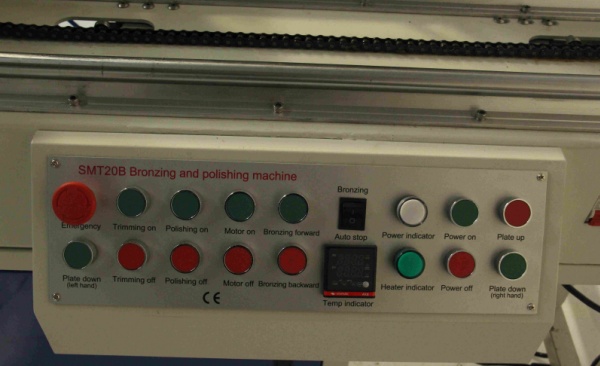 Machine à dorer les bords d'album en PVC